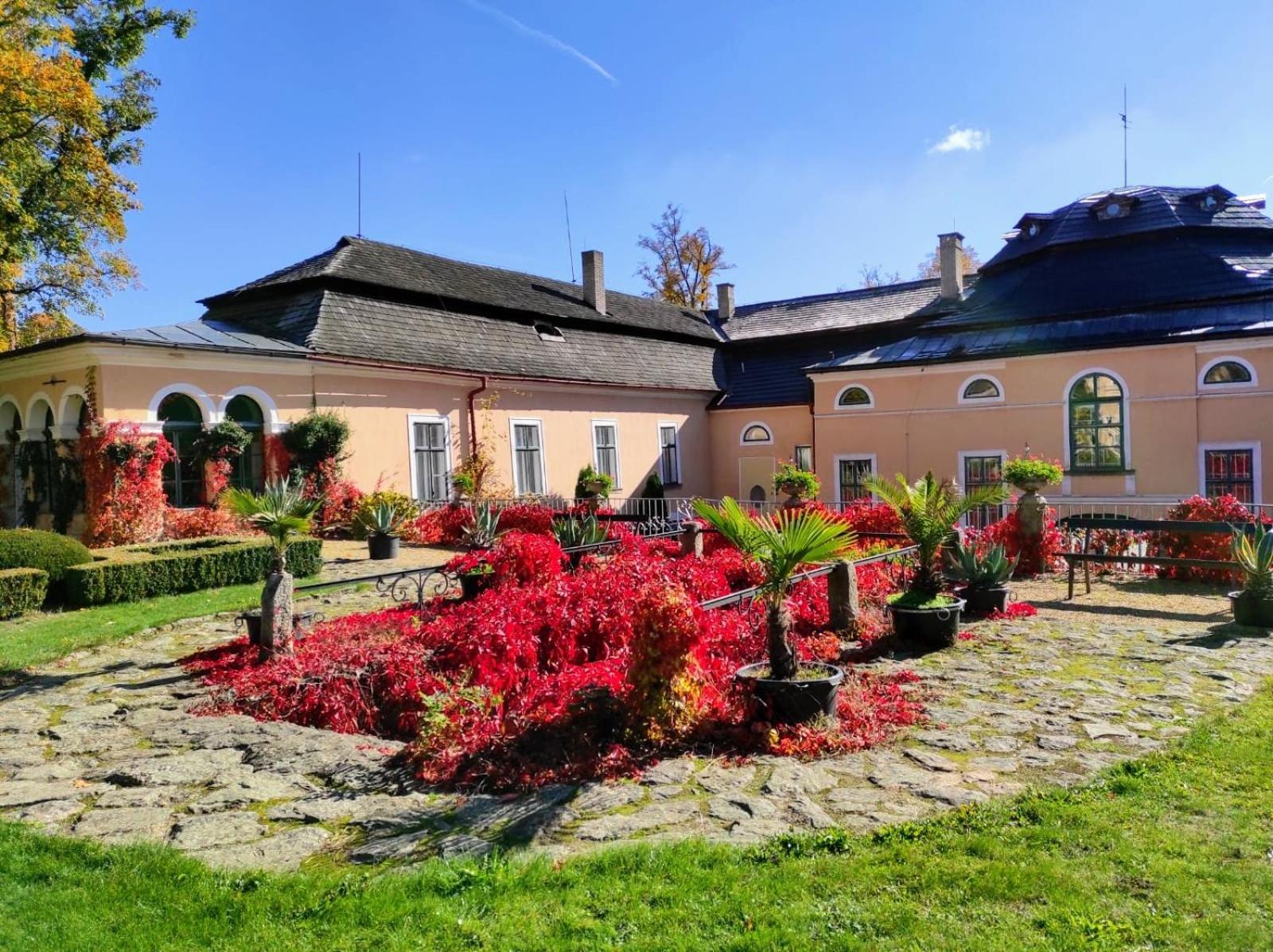 Ferienwohnung Zamek Usobi Exterior foto