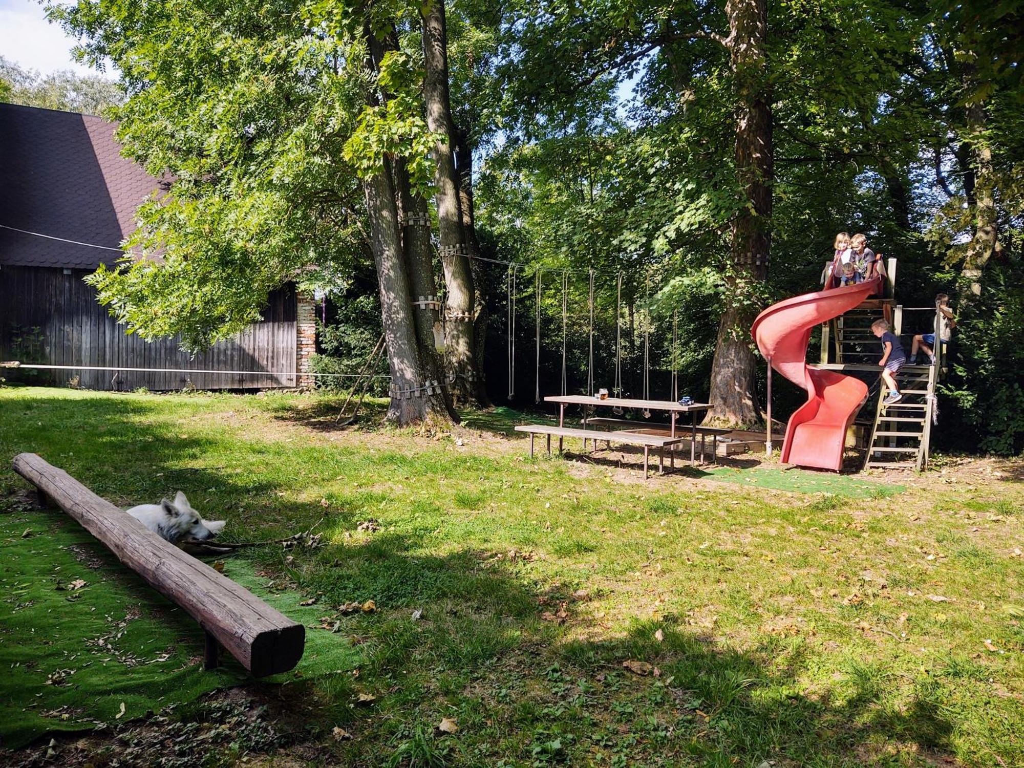 Ferienwohnung Zamek Usobi Exterior foto