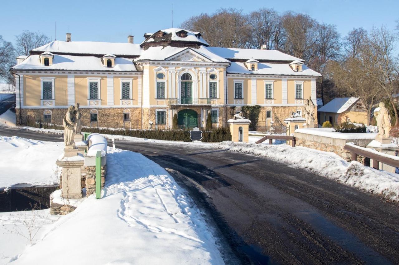 Ferienwohnung Zamek Usobi Exterior foto